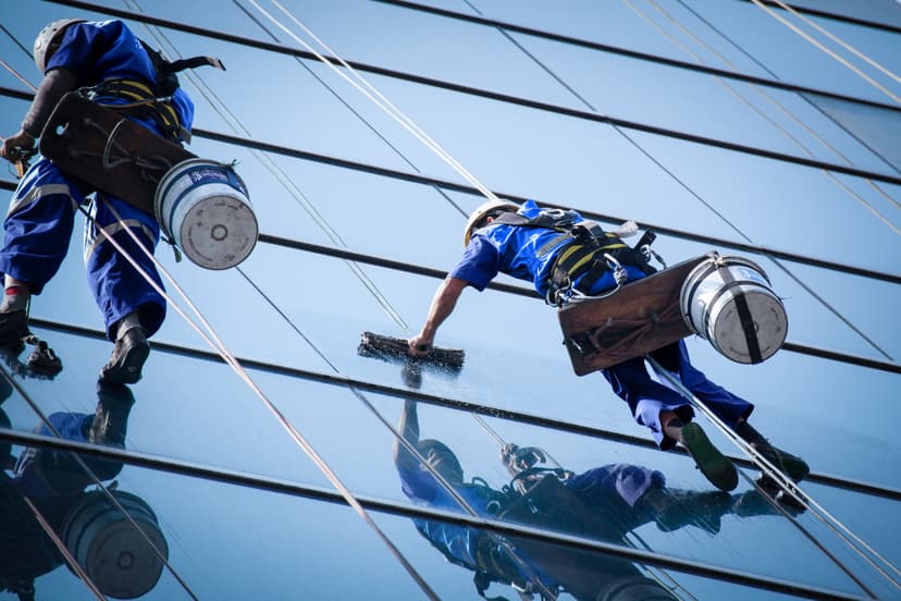Rope access glass cleaning service