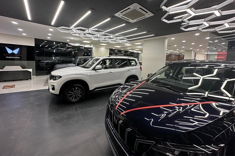 Showroom Deep Cleaning